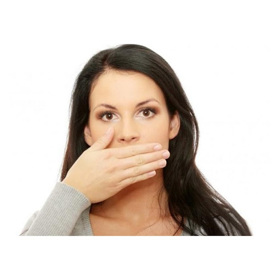 Zápach z úst není pro nikoho příjemný, tak s tím něco dělejte.