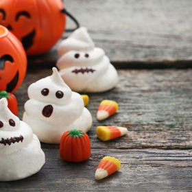 Sněhové pusinky stačí ozdobit.