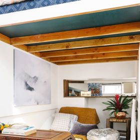 „Po čtyřech letech v New Yorku jsme [s partnerem Ryanem Brownem] toužili po přírodě. Dokonce jsme se dívali po jurtách v [oblasti] Big Sur. Ale tíhli jsme k hausbótu,“ řekla modelka serveru Refinery29.