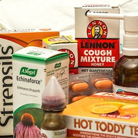 Léků na kašel existuje celá řada, ne každý se v nich však vyzná.