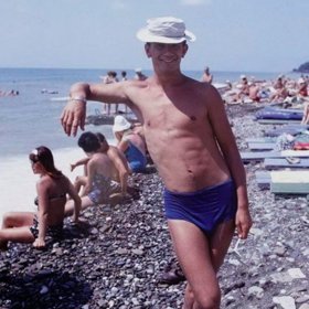 Ani tehdejší muže nezdobil pekáč buchet na břiše, na posilovnu tehdy opravdu nebyl čas.