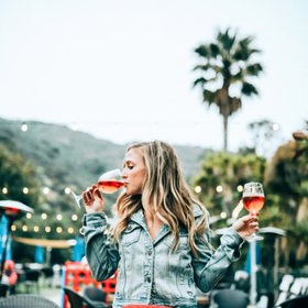 "In vino veritas." Ve víne je pravda. Ne ale vždy musí nutně ven.