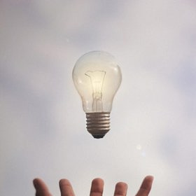 Klasické žárovky vyměňte za úsporné.