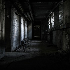 Únosci většinou svou oběť nedrží v luxusním hotelu.