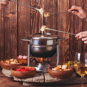 Fondue je společenská záležitost.