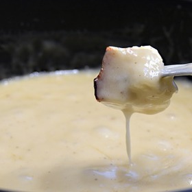 Sýrové fondue vás nadchne.