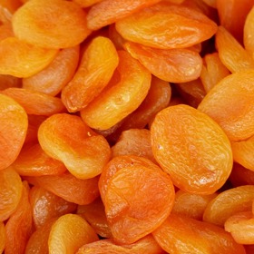 Sušené meruňky pomáhají proti otokům.