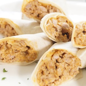 Mexické tortilly můžete upéct z kukuřičné mouky.