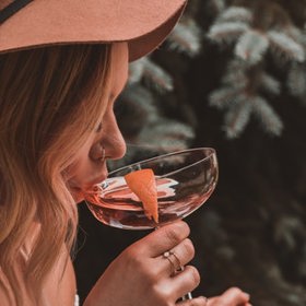 Míchané drinky mají stejnou hodnotu kalorií jako středně velká večeře.