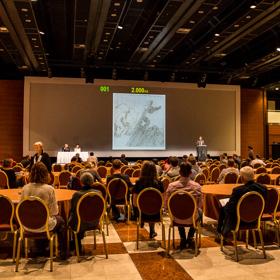 Ceny jednotlivých děl se pohybují od stovek korun až po desítky tisíc.