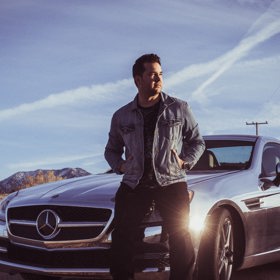 Proč utrácet peníze za bydlení, když si můžu koupit nové auto?