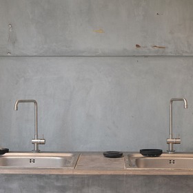 Prasklé trubky, hadičky nebo ucpaná umyvadla - to je standard