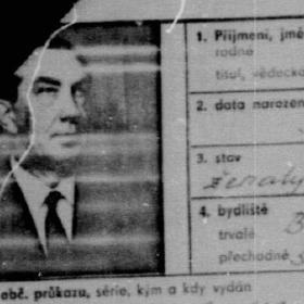 Občanský průkaz pana Babiše staršího.