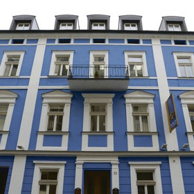 V tomto činžáku v Bratislavě vyrůstal s rodiči Andrej Babiš.