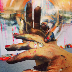 Umění miluje odmalička a vždy se mu chtěla věnovat.