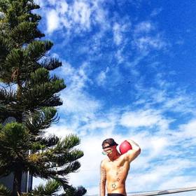 Sámer má rozhodně co ukazovat, na svém těle tvrdě maká.