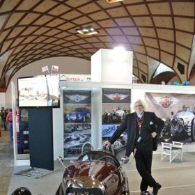 Byl to milovník žen a silných motorek.