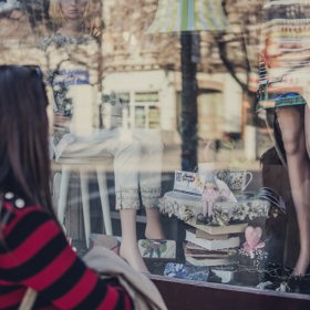 Výlohám byste se tedy měla vyhýbat.