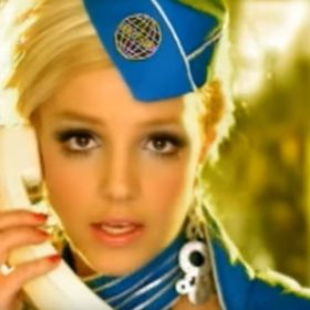 Za píseň „Toxic“ obdržela cenu Grammy.