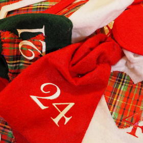 Tvorbu adventního kalendáře můžete pojmout originálně.