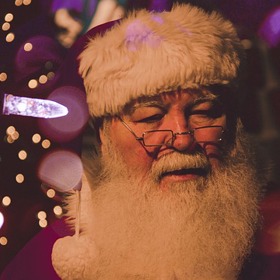 Představujete si takhle Mikuláše? Většina Evropy ano.