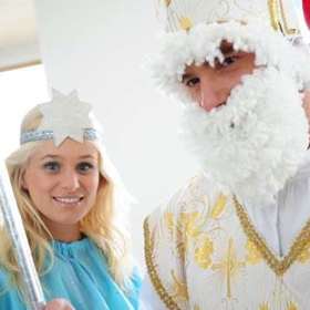 S Mikulášem v Čechách nejčastěji chodí ještě čert a anděl.