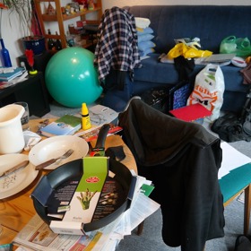 Co přijde, až vám přestanou vadit použité ponožky v kuchyni na podlaze?