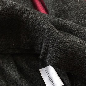 Vždy zkontrolujte, že je oblečení 100% z kašmíru.