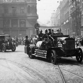 Pražané se díky oficiálnímu hasičskému sboru hned cítili bezpečněji.