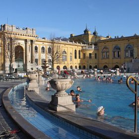 Budapešť je vyhledávaná díky cenové dostupnosti a velkému výběru lázní