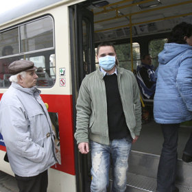 V průběhu epidemií omezte cestování MHD