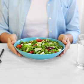 Nejvhodnější je zapíjet jídla čistou vodou