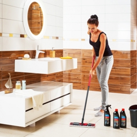 Koupelnu vyčistěte důkladně.