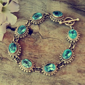 Šperkem nic nezkazíte, na bižuterii ale pozor.