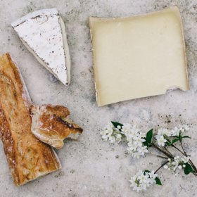 Vápník obsažený v mléčných výrobcích je důležitý pro sílu vašich zubů.