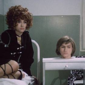 Ve filmu se najdou filmové chyby