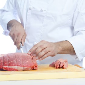 100 gramů hovězího obsahuje dvacet šest gramů bílkovin, spirulina na stejnou gramáž padesát sedm.