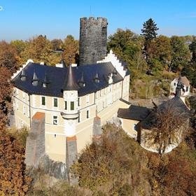 Pořiďte si hrad u Chebu.