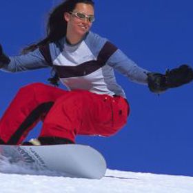 V zimě si pokuste co nejvíc najít čas pro lyžování, snowboard nebo bruslení