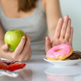 Rozhodně jsou ale cukry zdravější z ovoce, než z koblihy.
