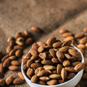 Pokud budete jíst mandle pravidelně, nevyhne se vám nejen únava, ale sbohem dáte i úzkostem a stresu.