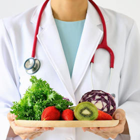 Výživový poradce vám pomůže najít směr, kterým se musíte vydat. V zásadě to znamená, že nastaví váš jídelníček podle vašeho aktuálního zdravotního stavu, pohybových a stravovacích možností.