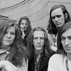 Její největším vzorem byla bluesová zpěvačka Bessie Smith, které se chtěla vyrovnat.