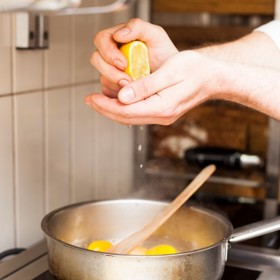 Nečekejte na sklizeň, stačí sáhnout po pomerančích ze supermarketu.