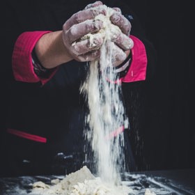 V dřívějších dobách se tradičně dělalo pečivo pomocí třístupňového kvasu.