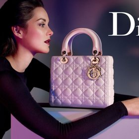 Každá chce mít doma alespoň jednu kabelku od Diora