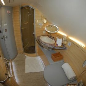 V Emirates máte dokonce vlastní koupelnu