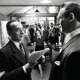 Snímek je natočený podle knihy Schindlerova archa australského spisovatele Thomase Keneallyho,