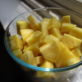 Jak načít kokos a nakrájet cibuli bez plakání? 7 tipů, jak porcovat ovoce a zeleninu jako šéfkuchař