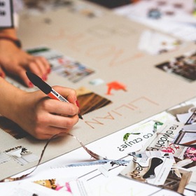 Už málokdo píše rukou, převládají mobily a notebooky